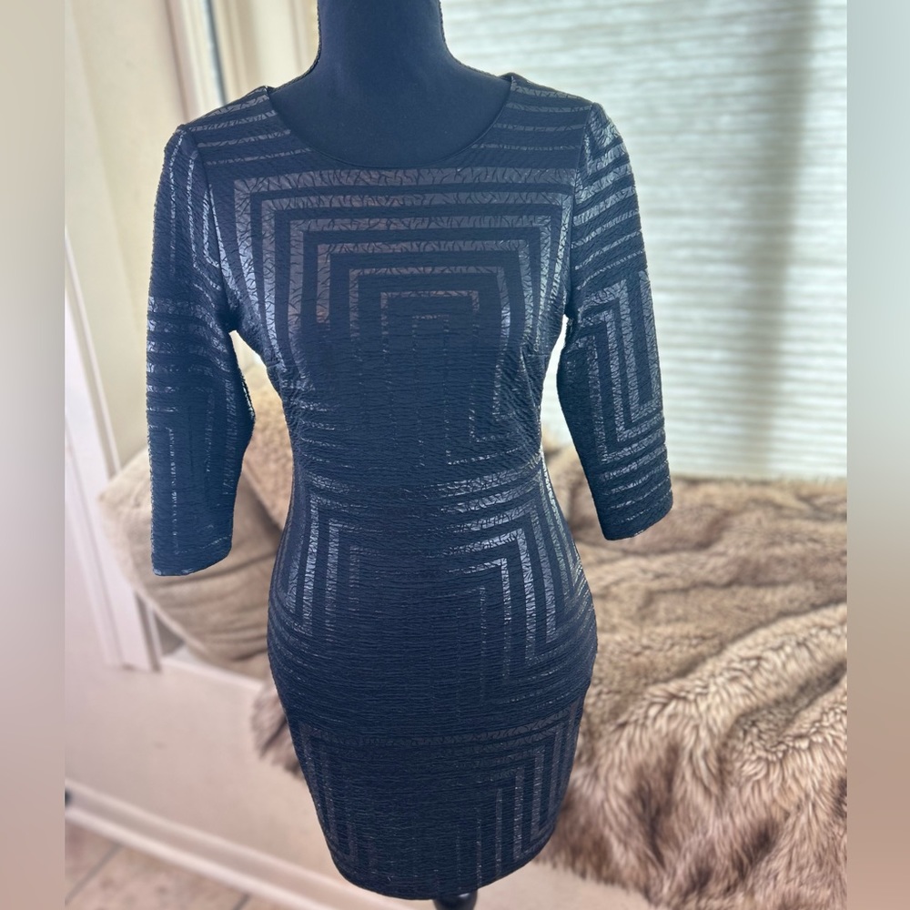 Marciano Like New Black Form-Fitting Dress